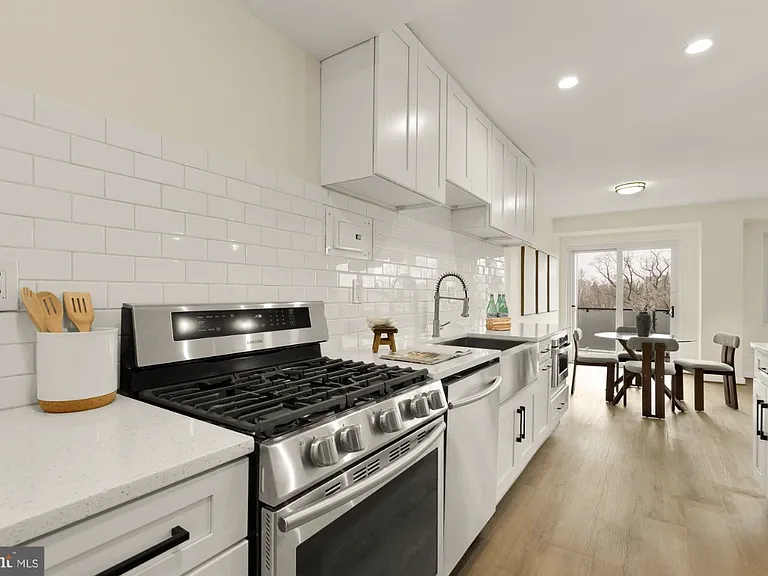 4201 Cathedral Ave NW #1009 — Photo 10