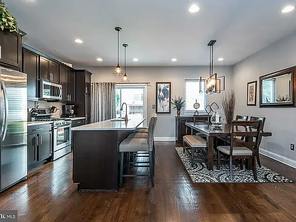 532 Green Ln — Photo 14