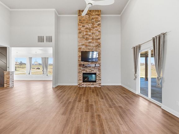 5th image of 4600A Old Brock Rd