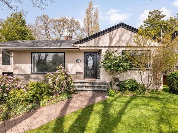 2324 Cranmore Rd, Oak Bay, BC V8R 1Z4