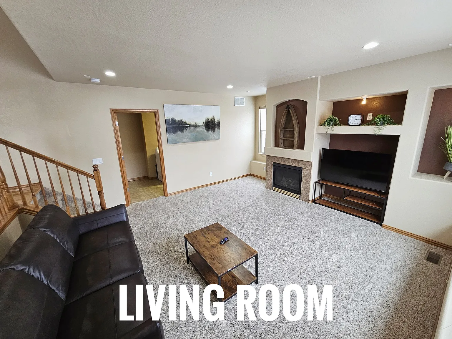 7 bed, 3.0 bath, 2358 sqft, $660 — Photo 4