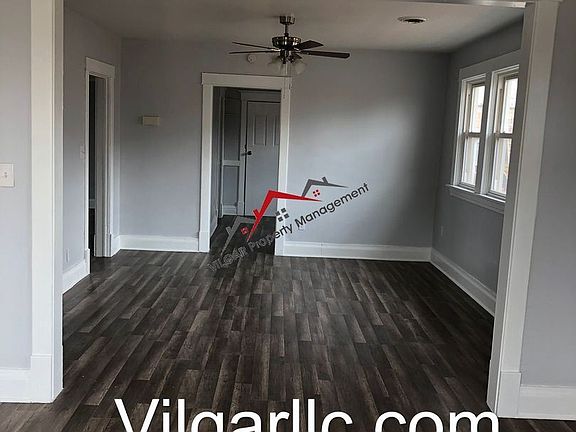 3rd image of 3615 Fir St Unit 2
