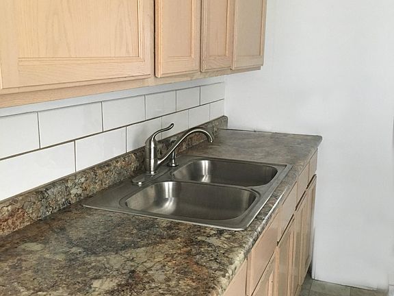 5th image of 5 E Hazelwood Ct