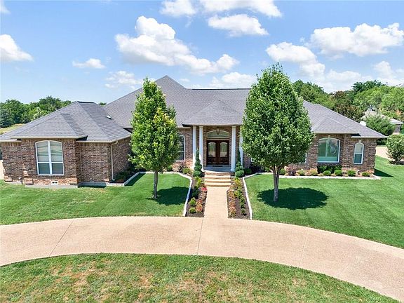 2nd image of 2709 Paradise Ct