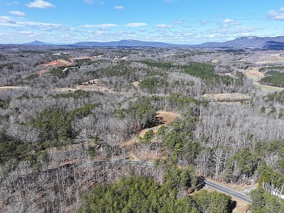 4th image of 3305 Mountain View Rd