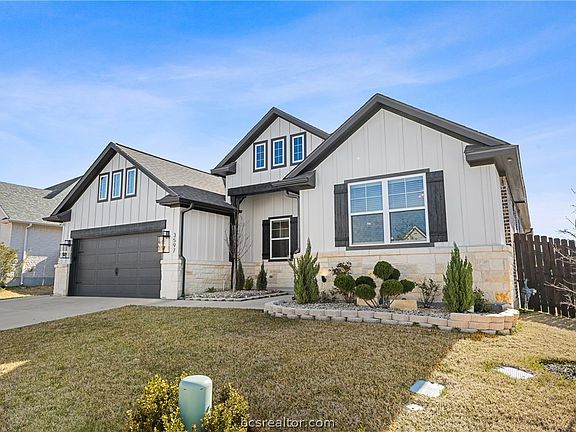 2nd image of 3597 Chantilly Path