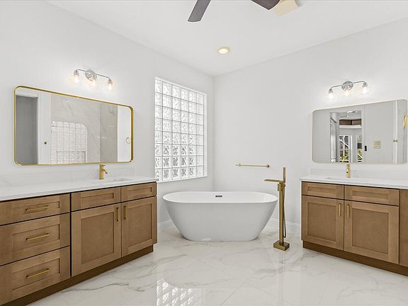2nd image of 7558 Tarpon Cove Circle