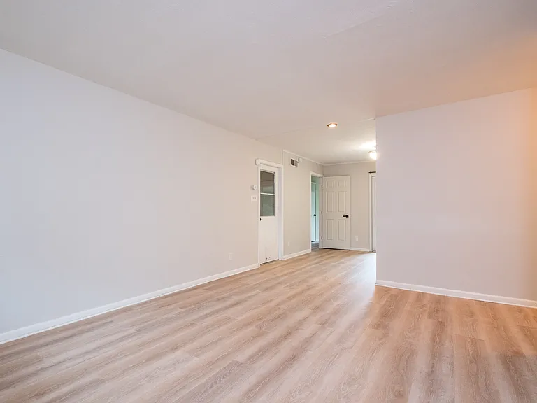 6915 Bluebird Dr — Photo 7