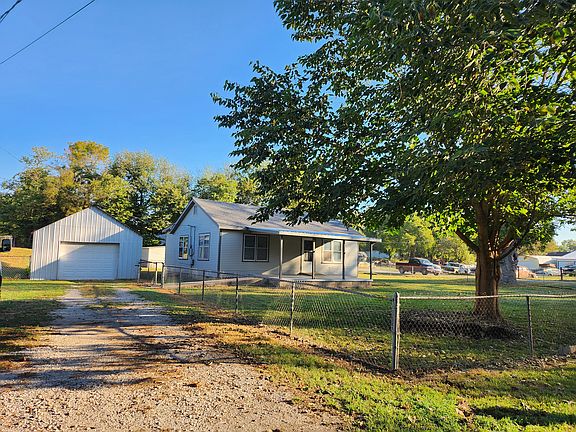 Front of house & garage