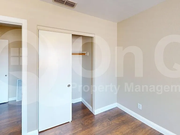 3211 E Behrend Dr — Photo 20