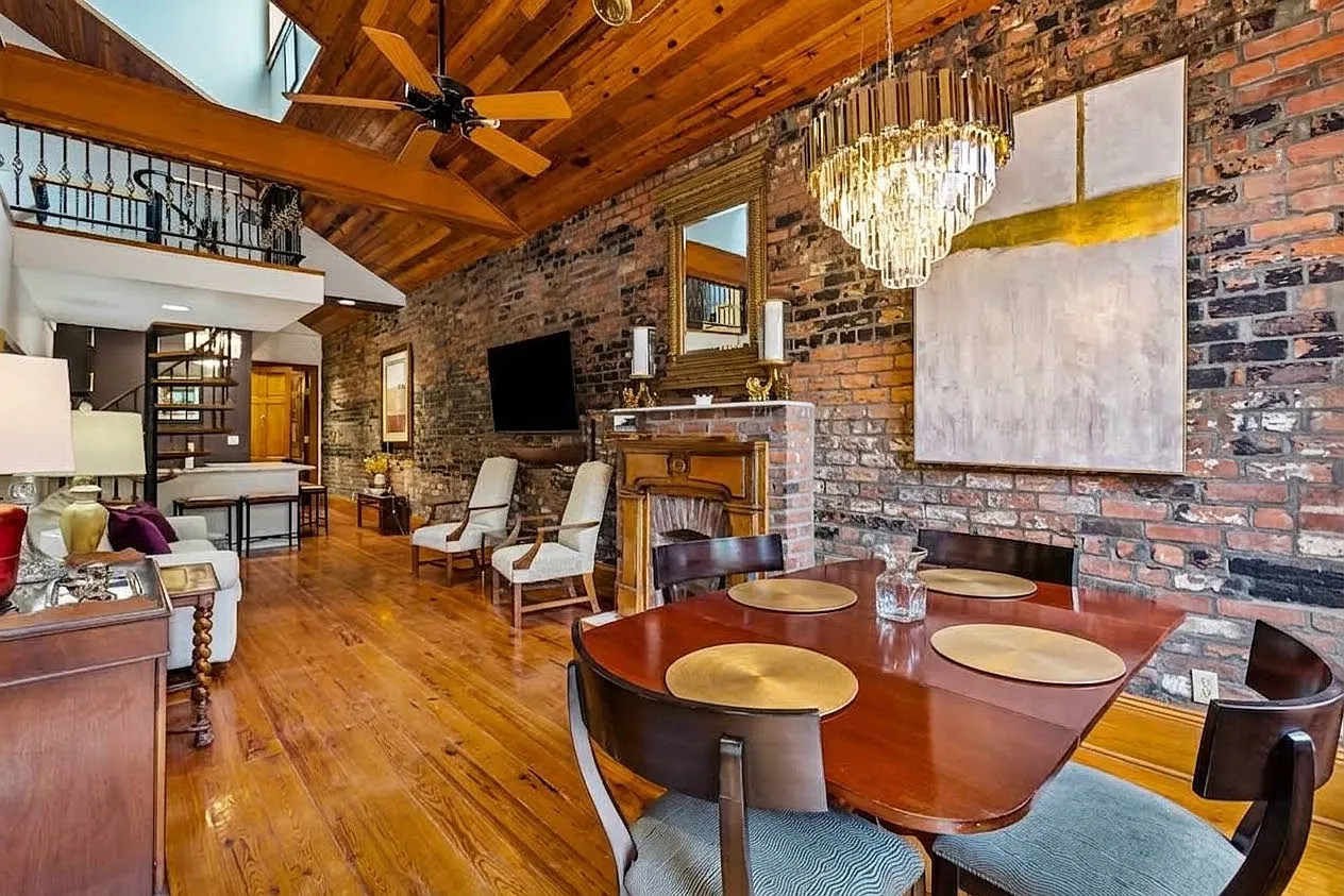 2 bed, 1125 sqft, $3,450 — Photo 1
