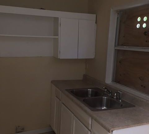 2nd image of 1365 Franklin St