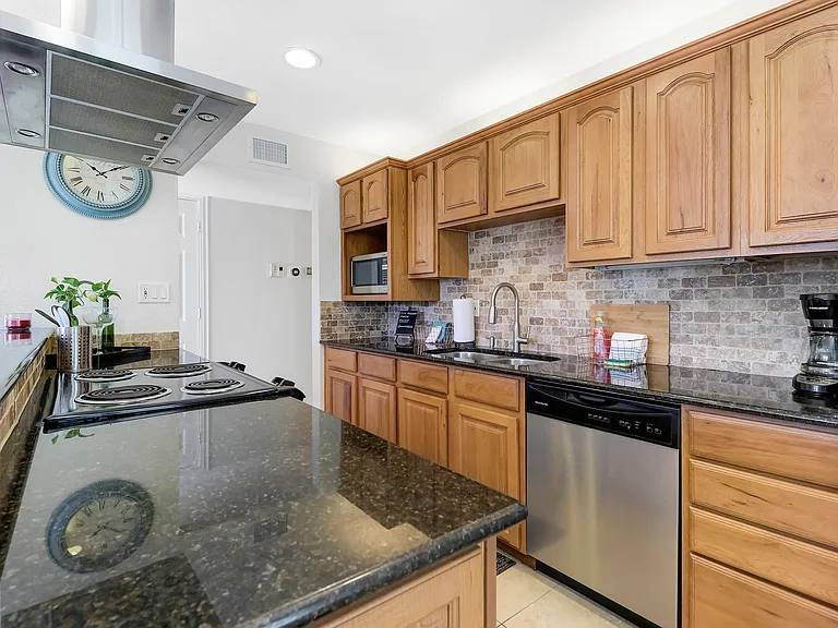 8251 E Monterosa St — Photo 22