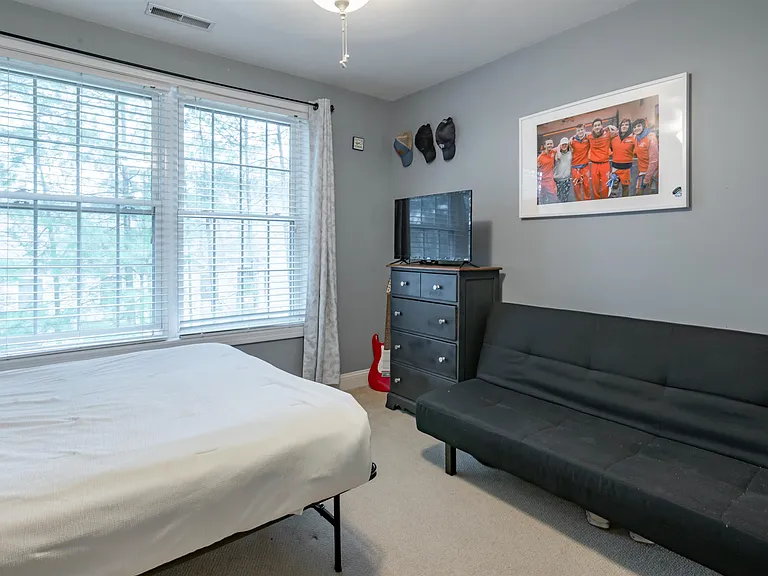 2 Lowther Pl — Photo 34