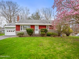 40 Glendale Rd, Latham, NY 12110