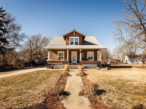 201 Barry St, Milford, KS 66514