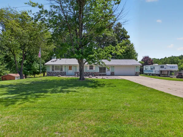 2695 Gilletts Lake Rd, Jackson, MI 49201