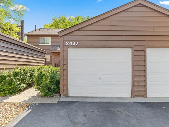 2437 Crestwood Dr, North Saint Paul, MN 55109