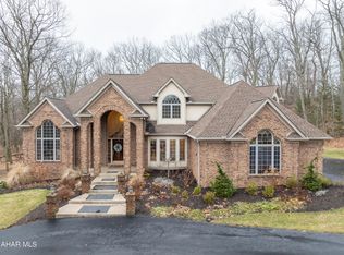 118 Mark Dr, Hollidaysburg, PA 16648