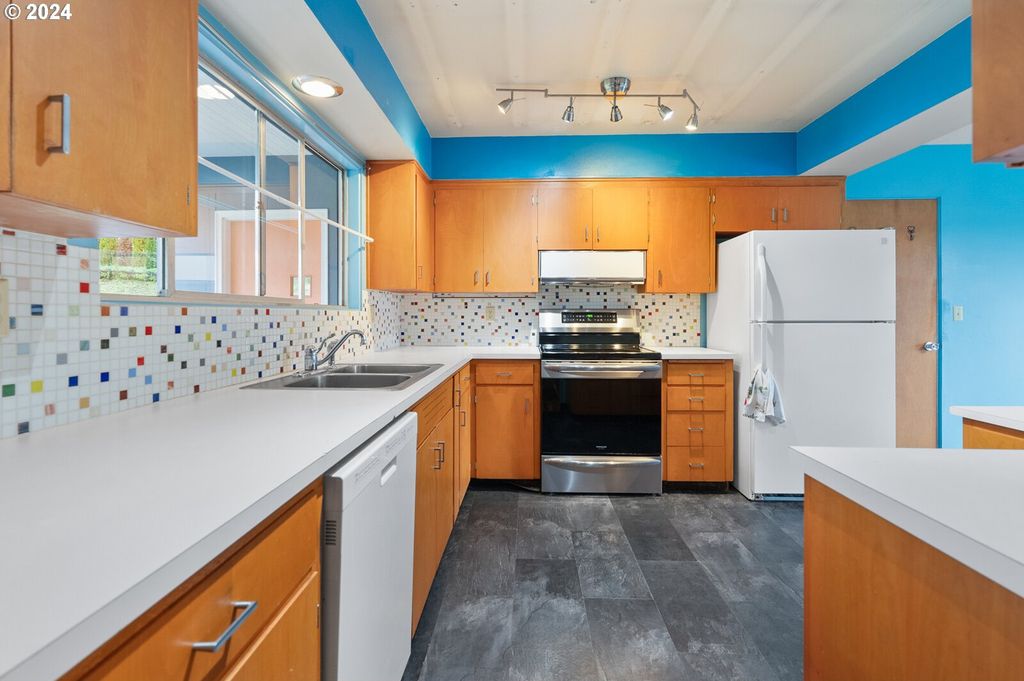 1520 Main St, Forest Grove, OR - View 6