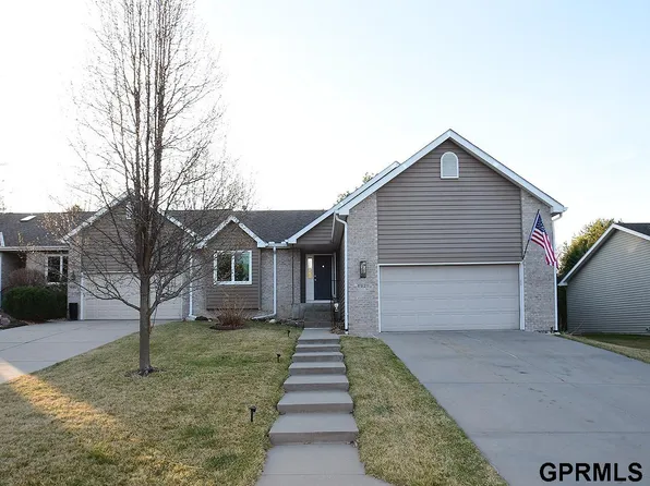 6925 Summerset Cir, Lincoln, NE 68516