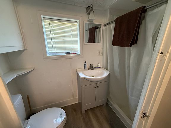 5th image of 906 W South St APT 6