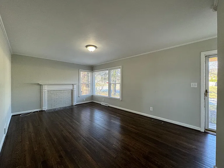 813 Idlewood Dr — Photo 7