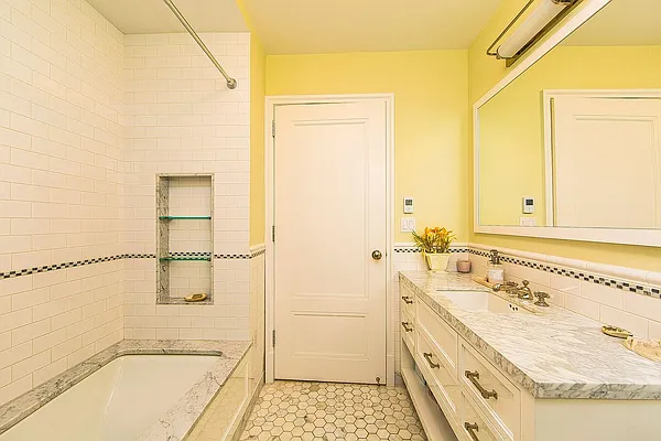 Sold by Remax Real Estate Professionals | media 30