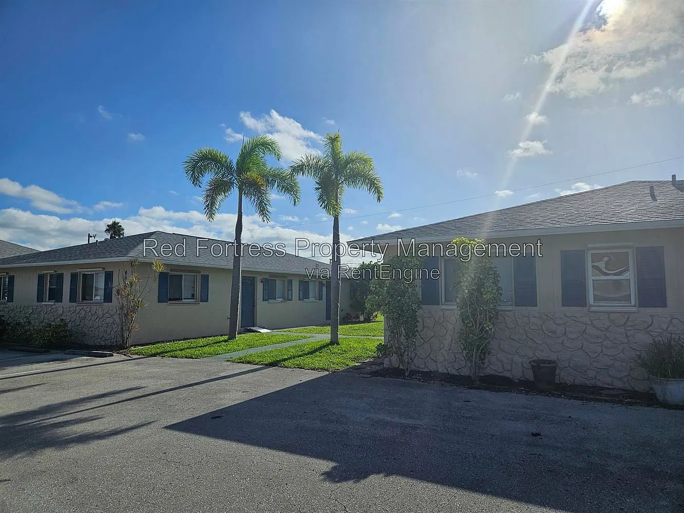 2 bed, 2.0 bath, 900 sqft, $1,200 — Photo 1