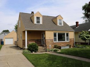 204 Miami Club Dr, Mishawaka, IN 46544