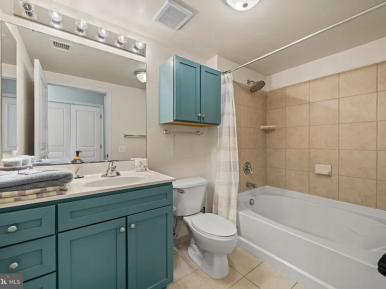 631 D St NW #845 — Photo 33