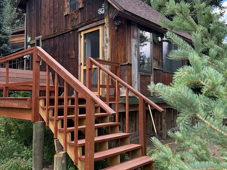 442 Milton Way — Photo 2