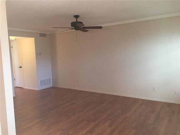 4th image of 37 Pine Arbor Ln