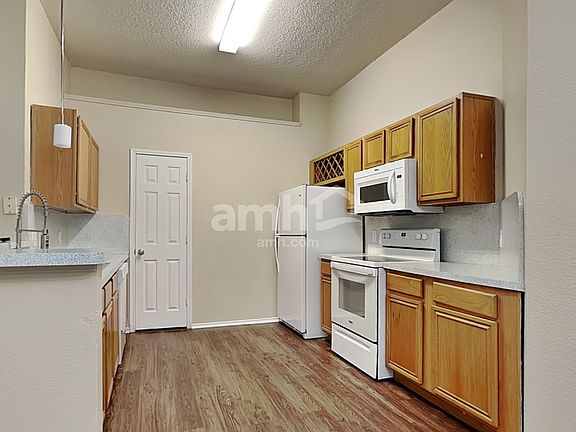 3rd image of 223 Dartmouth Dr