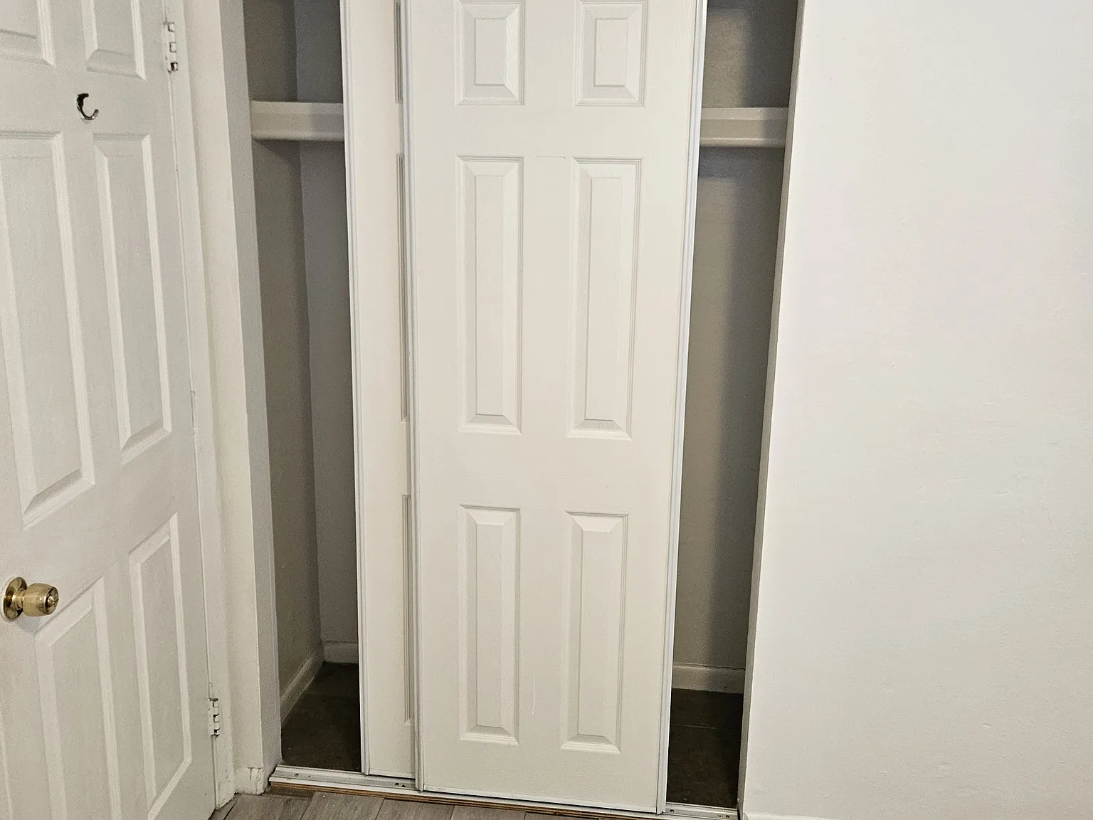 2 bed, 1.5 bath, 750 sqft, $1,300 — Photo 2