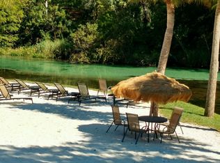 6421 River Lodge Ln, Weeki Wachee, FL 34607