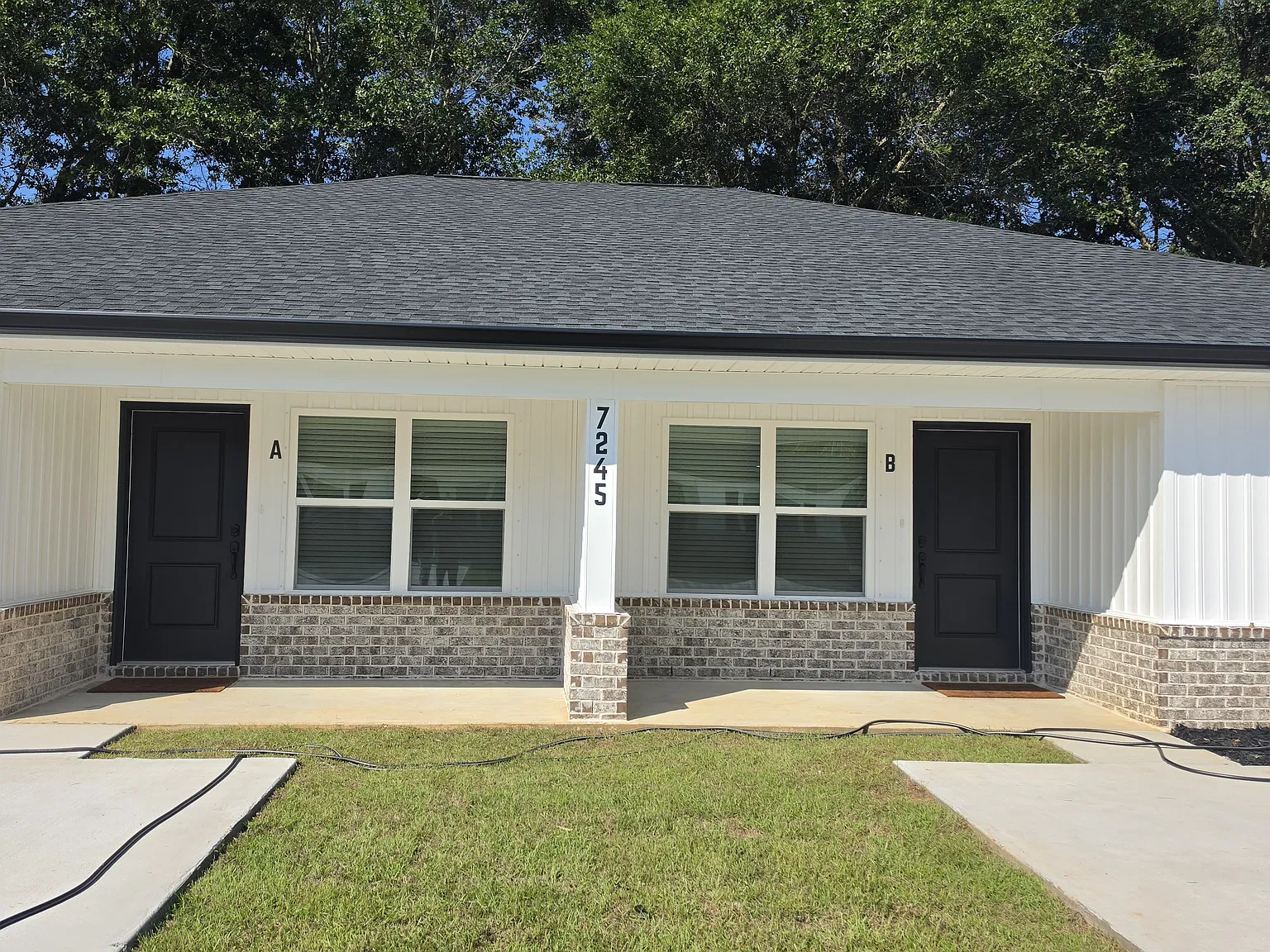 3 bed, 1299 sqft, $1,950 — Photo 2