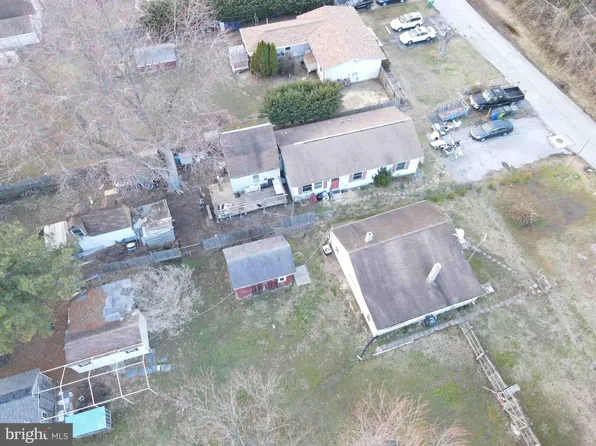 4 Farm Ln, Middletown, DE 19709