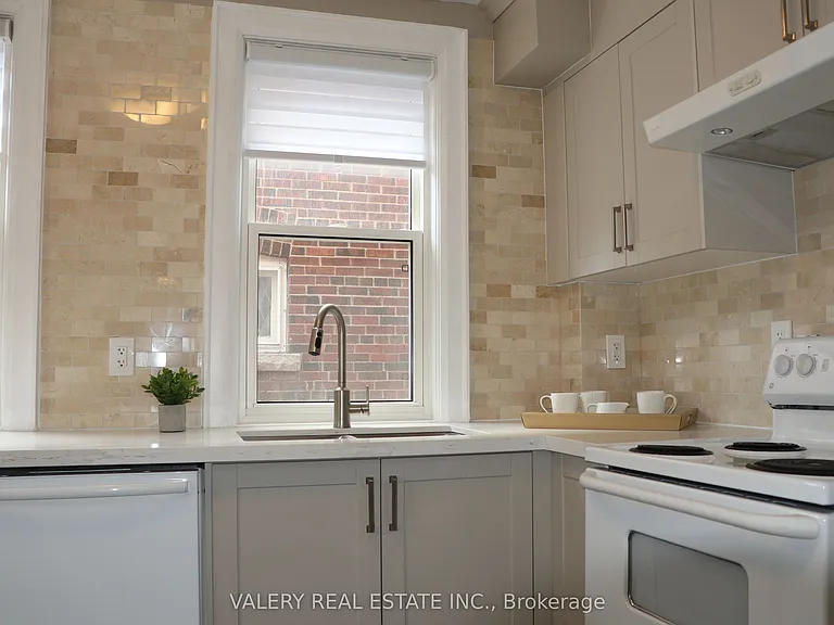 207 Oakwood Ave — Photo 12