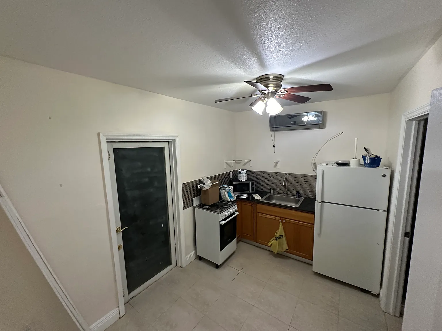 2 bed, 800 sqft, $1,650 — Photo 2