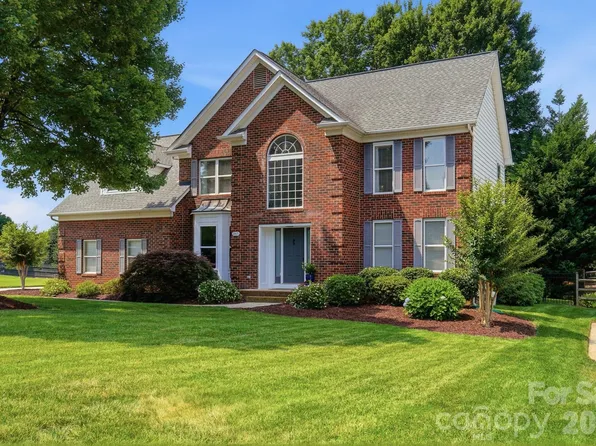 21415 John Pines Dr, Cornelius, NC 28031