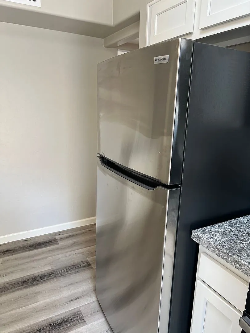 2 bed, 2.0 bath, 1050 sqft, $1,599 — Photo 4