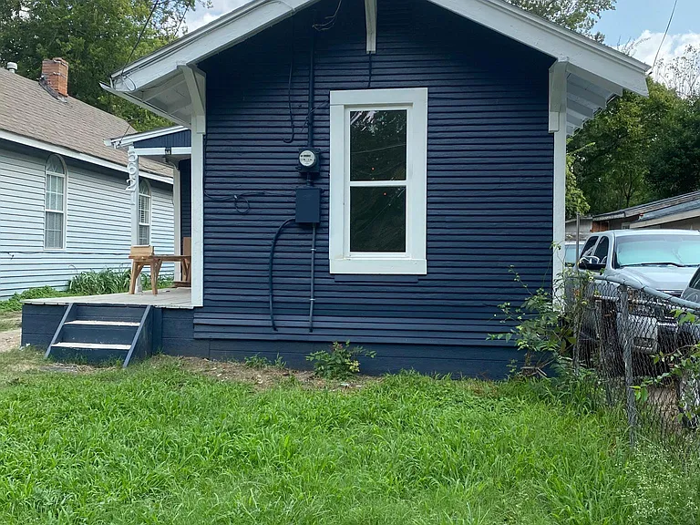 5621 Alton Ave — Photo 2