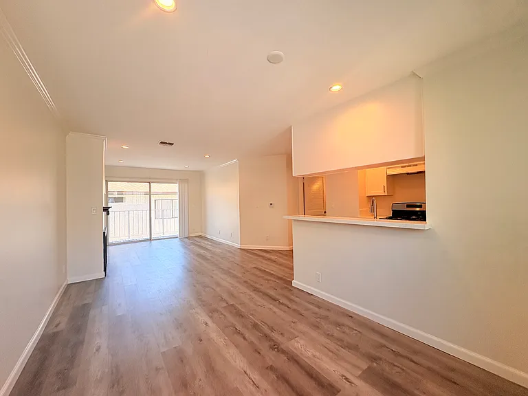 311 E Cedar Ave #210 — Photo 6