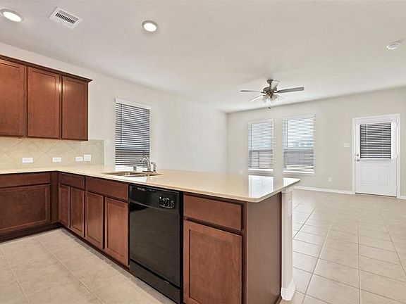 5th image of 12513 Beacon Cove Dr
