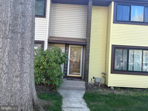 469 Livingston Dr, East Windsor, NJ 08520