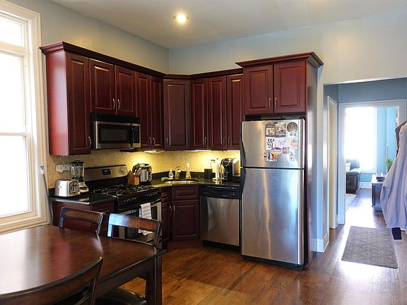 4th image of 1445 W Augusta Blvd APT 3