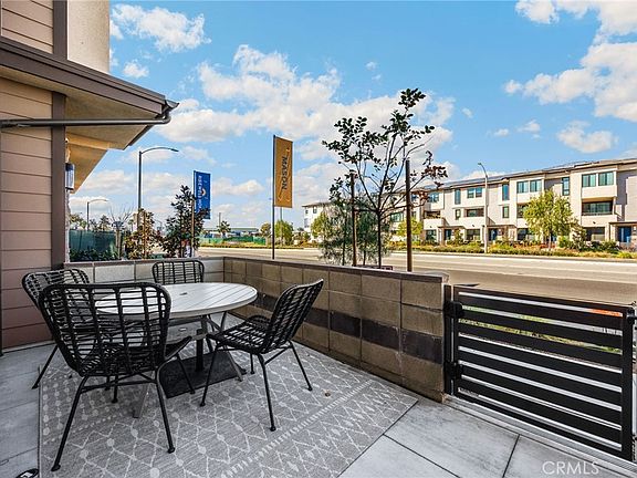 4th image of 101 S Laxore St #203