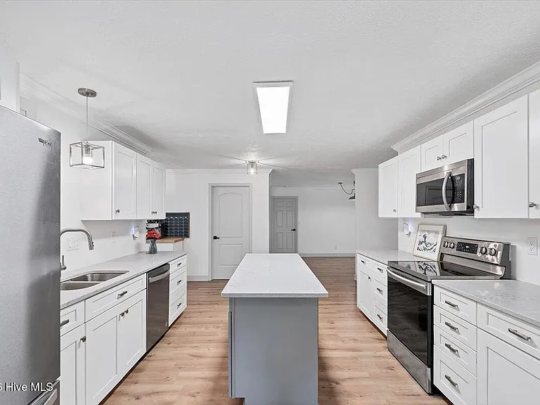 109 Grampian Way — Photo 16
