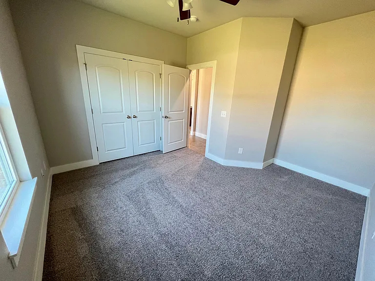 1052 Morra Ave — Photo 18